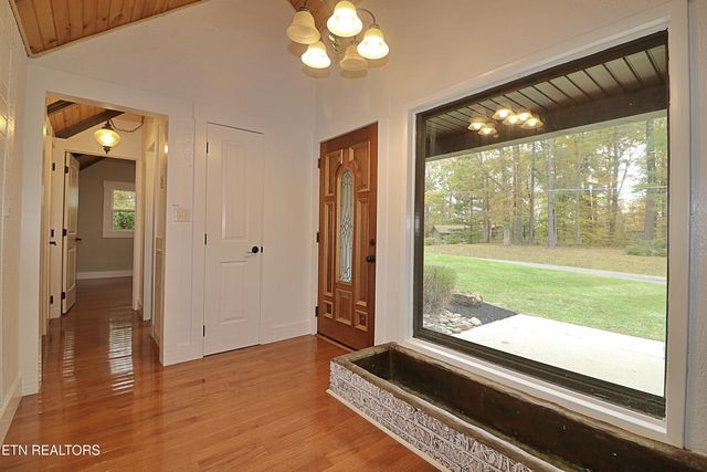 253 Hilltop Drive, Oneida, TN 37841