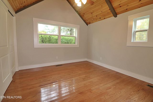 253 Hilltop Drive, Oneida, TN 37841