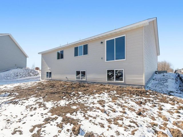 501 Tanner Drive, Waverly, MN 55390