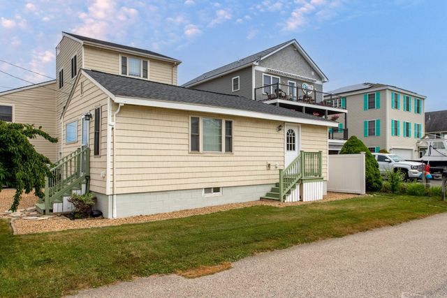 7-11 Redman Street, Hampton, NH 03842