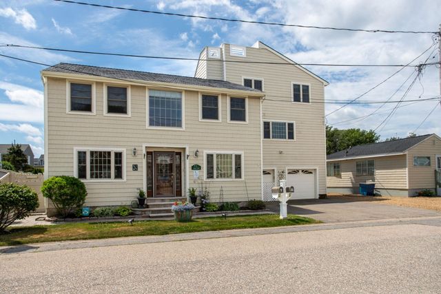 7-11 Redman Street, Hampton, NH 03842