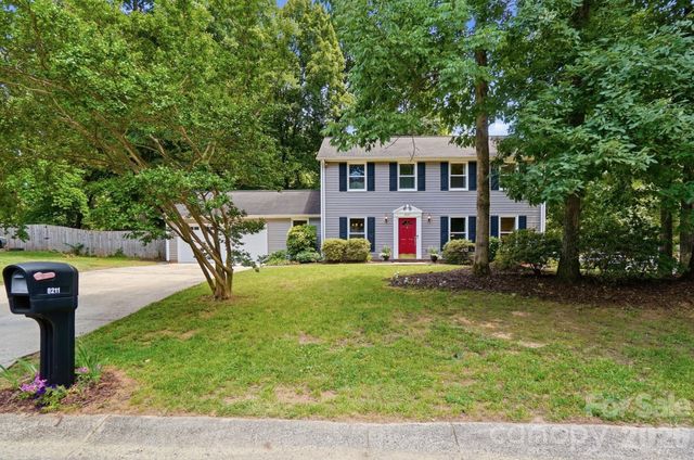 8211 Mahogany Drive, Charlotte, NC 28227
