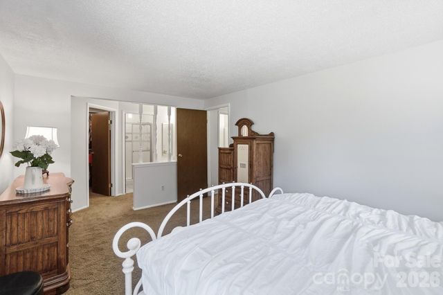 8211 Mahogany Drive, Charlotte, NC 28227