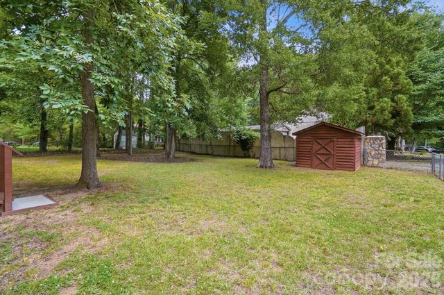 8211 Mahogany Drive, Charlotte, NC 28227