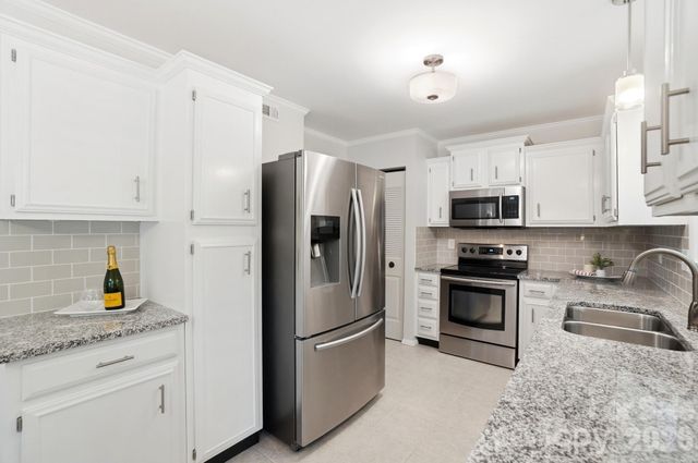 8211 Mahogany Drive, Charlotte, NC 28227