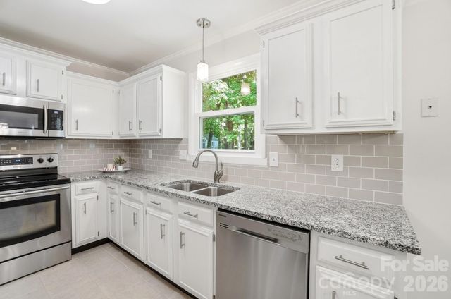 8211 Mahogany Drive, Charlotte, NC 28227