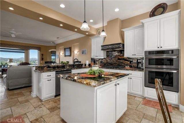 30391 Sparkle Drive, Canyon Lake, CA 92587