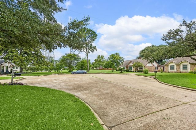 2503 Moss Hill Drive, Houston, TX 77080