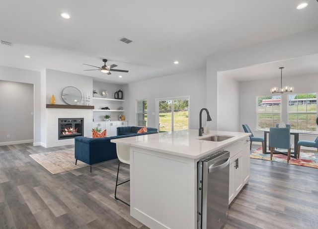 1013 Don Eve Court, Azle, TX 76020