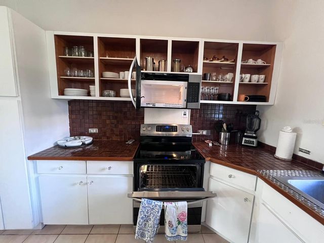 150 CANDELERO DRIVE 826, Humacao, PR 00791