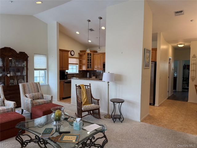 712 Narragansett Villas Drive 712, Lindenhurst, NY 11757