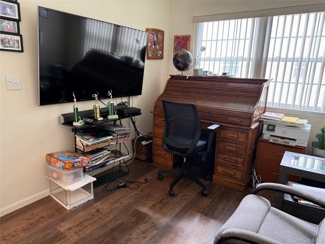 712 Narragansett Villas Drive 712, Lindenhurst, NY 11757