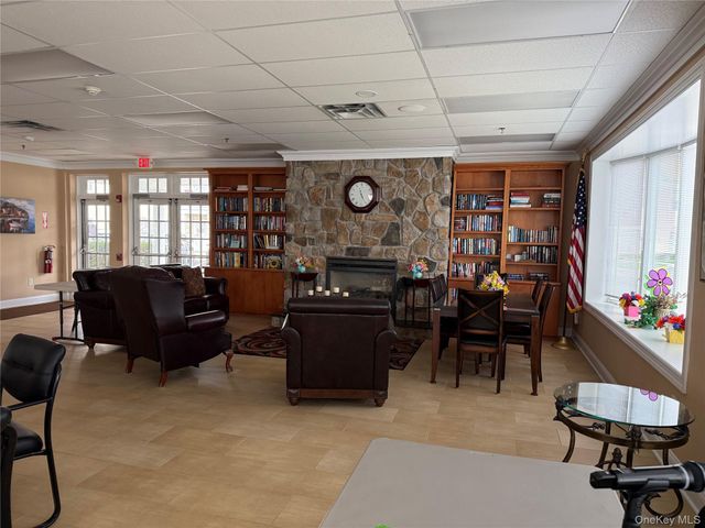 712 Narragansett Villas Drive 712, Lindenhurst, NY 11757