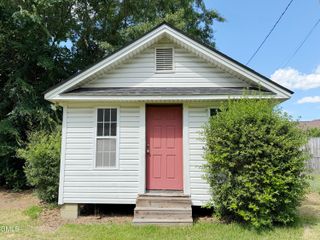 1004 W Divine Street, Dunn, NC 28334