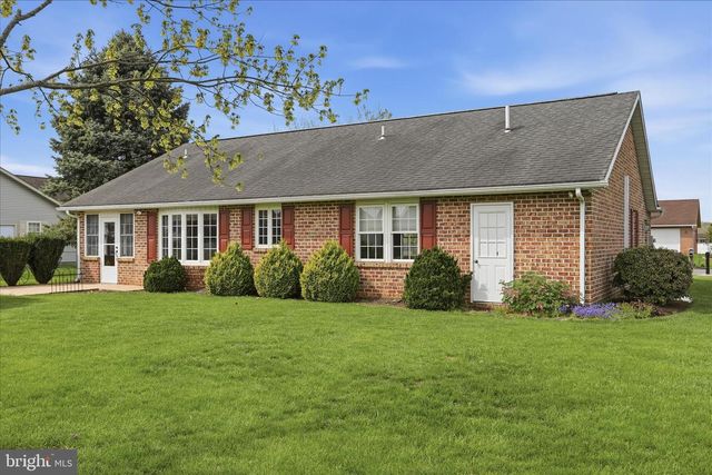 340 SUELINN DRIVE, Chambersburg, PA 17201