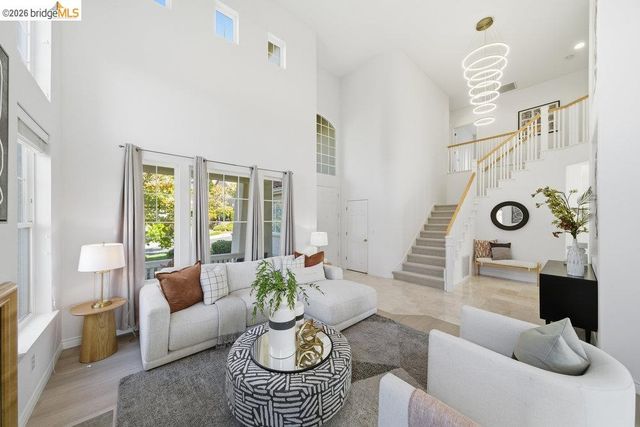 5350 Fernbank Dr, Concord, CA 94521