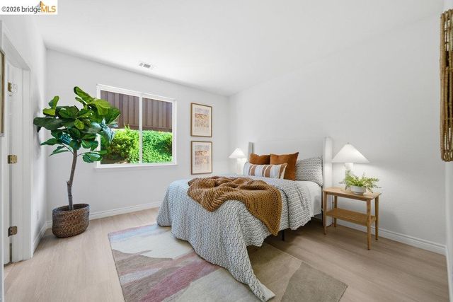 5350 Fernbank Dr, Concord, CA 94521