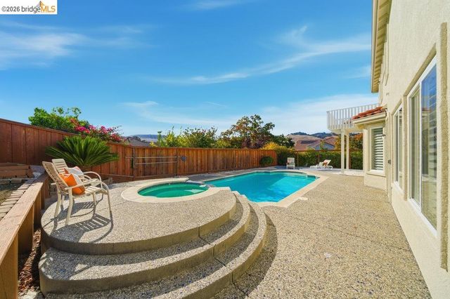 5350 Fernbank Dr, Concord, CA 94521