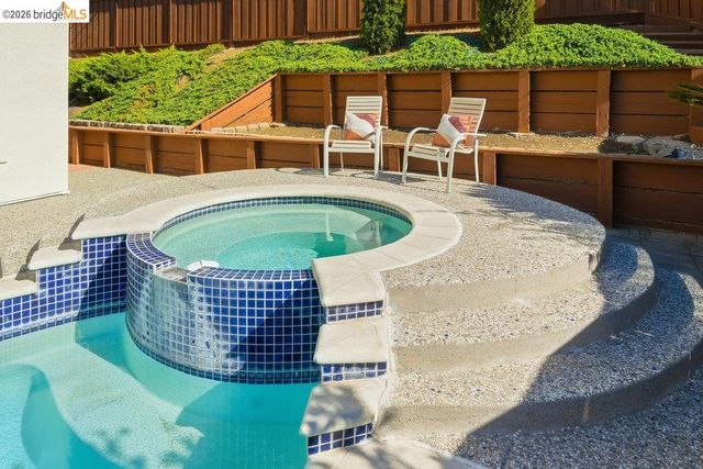 5350 Fernbank Dr, Concord, CA 94521