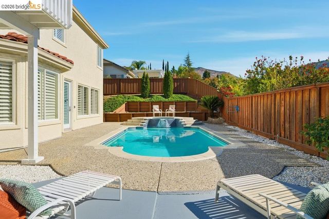 5350 Fernbank Dr, Concord, CA 94521