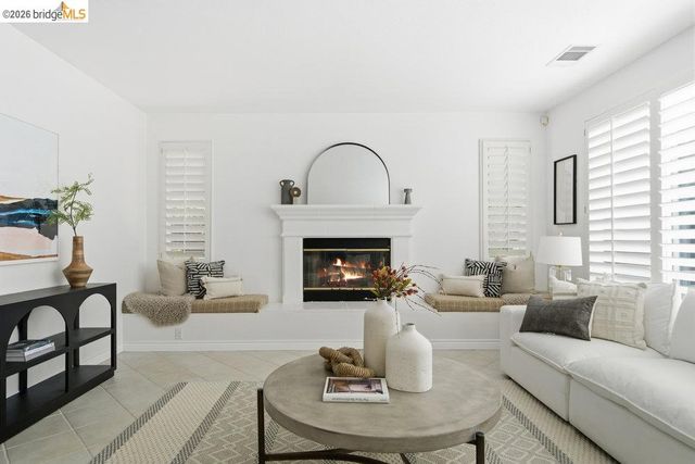5350 Fernbank Dr, Concord, CA 94521