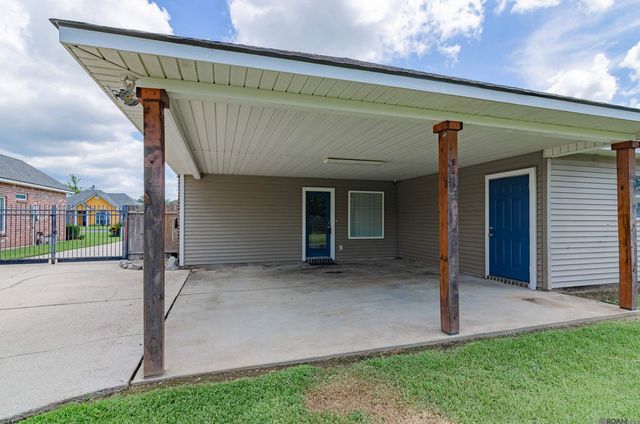 14297 Whispering Oaks Dr, Gonzales, LA 70737