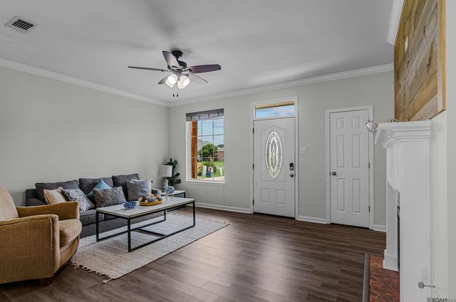 14297 Whispering Oaks Dr, Gonzales, LA 70737