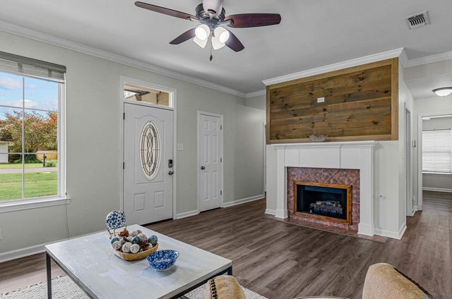 14297 Whispering Oaks Dr, Gonzales, LA 70737