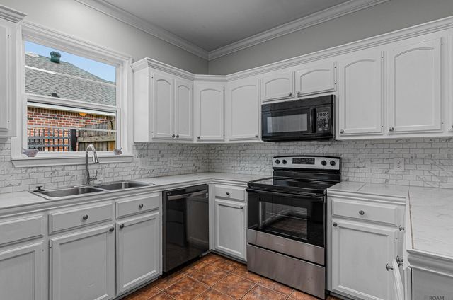 14297 Whispering Oaks Dr, Gonzales, LA 70737