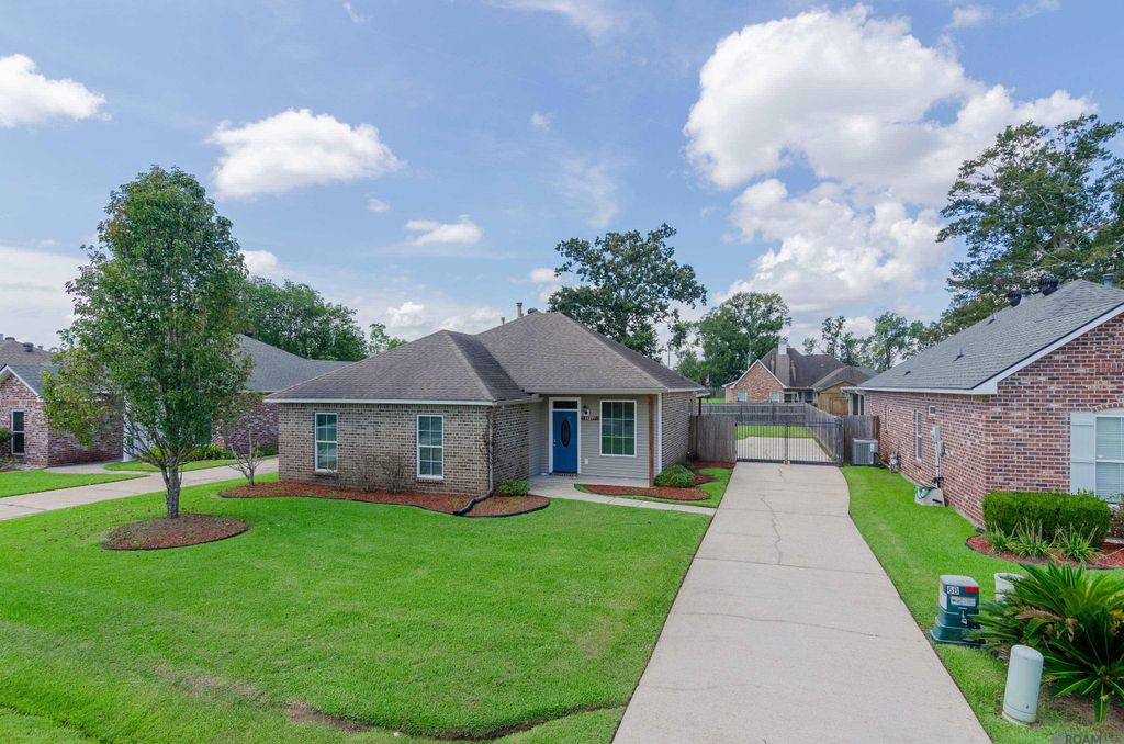14297 Whispering Oaks Dr, Gonzales, LA 70737