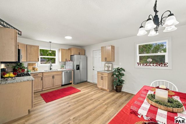 2051 Oriole Rd, Pueblo, CO 81006