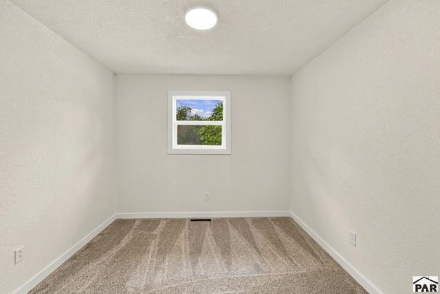 2051 Oriole Rd, Pueblo, CO 81006