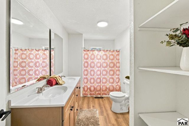 2051 Oriole Rd, Pueblo, CO 81006