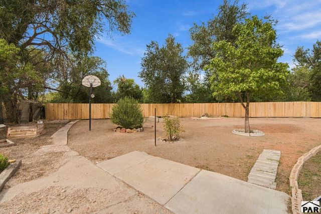 2051 Oriole Rd, Pueblo, CO 81006