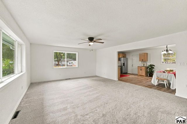 2051 Oriole Rd, Pueblo, CO 81006