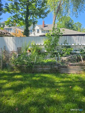 197 Ridgefield Street, Hartford, CT 06112
