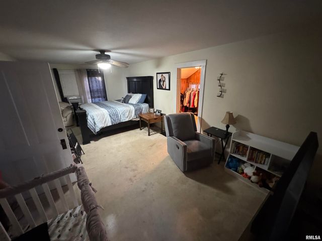 1928 W AYRES Avenue, West Peoria, IL 61604
