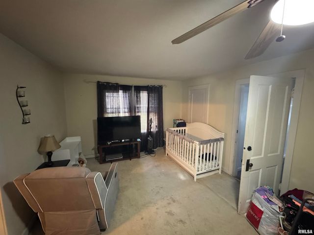 1928 W AYRES Avenue, West Peoria, IL 61604
