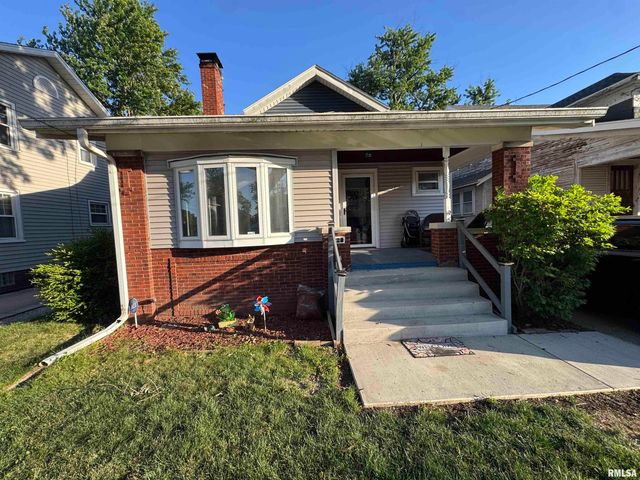 1928 W AYRES Avenue, West Peoria, IL 61604