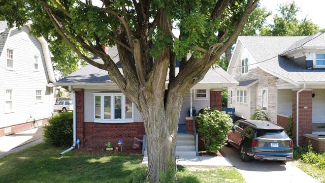 1928 W AYRES Avenue, West Peoria, IL 61604