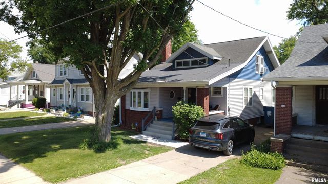 1928 W AYRES Avenue, West Peoria, IL 61604