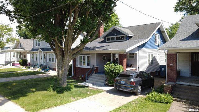 1928 W AYRES Avenue, West Peoria, IL 61604