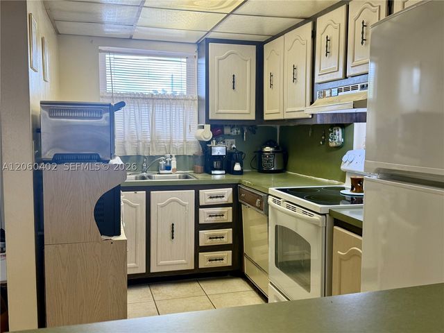 30 NW 87th Ave C219, Miami, FL 33172