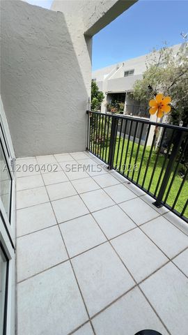30 NW 87th Ave C219, Miami, FL 33172