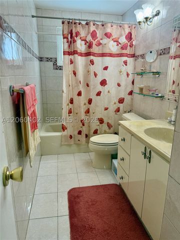 30 NW 87th Ave C219, Miami, FL 33172