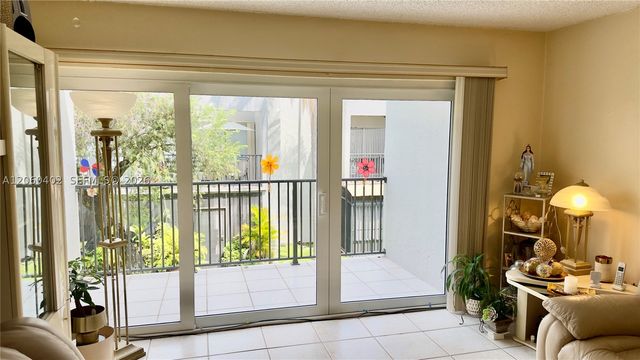 30 NW 87th Ave C219, Miami, FL 33172