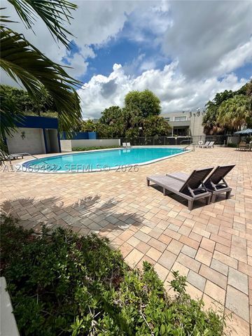 30 NW 87th Ave C219, Miami, FL 33172