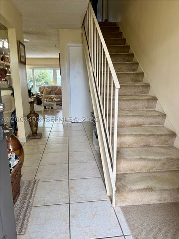 30 NW 87th Ave C219, Miami, FL 33172