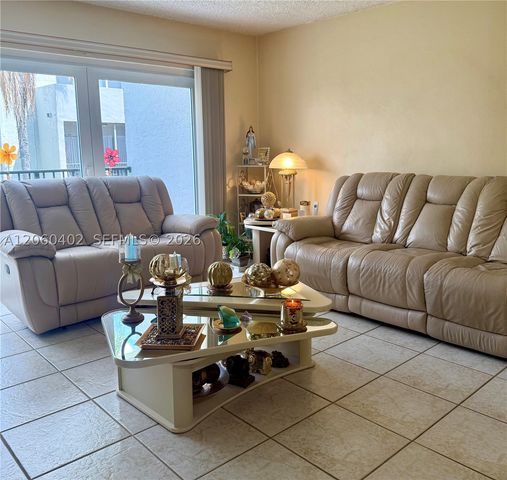 30 NW 87th Ave C219, Miami, FL 33172