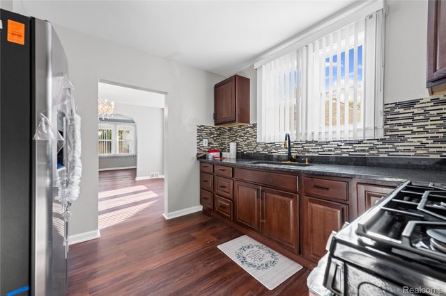 8419 Paige Avenue, Warren, MI 48089